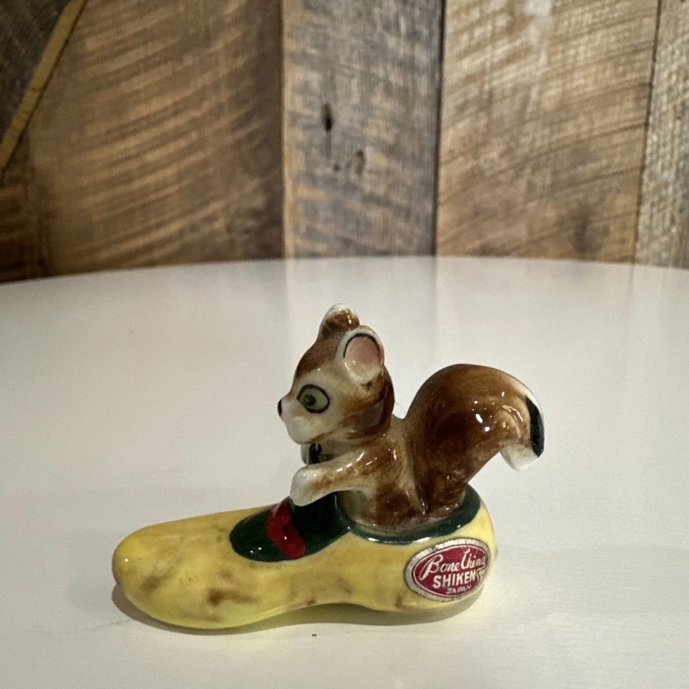 MCM Vintage Bone China Squirrel In Clog Figurine Shiken Made In Japan miniature